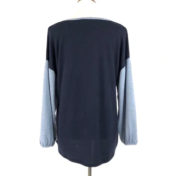 Ava James Color Block Blue V-Neck Sweater, NWT - Picture 3 of 7